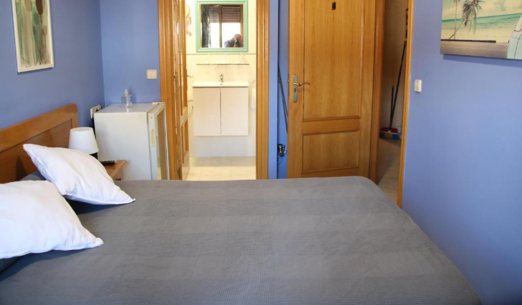 Hostal Burgales Milagro Екстер'єр фото