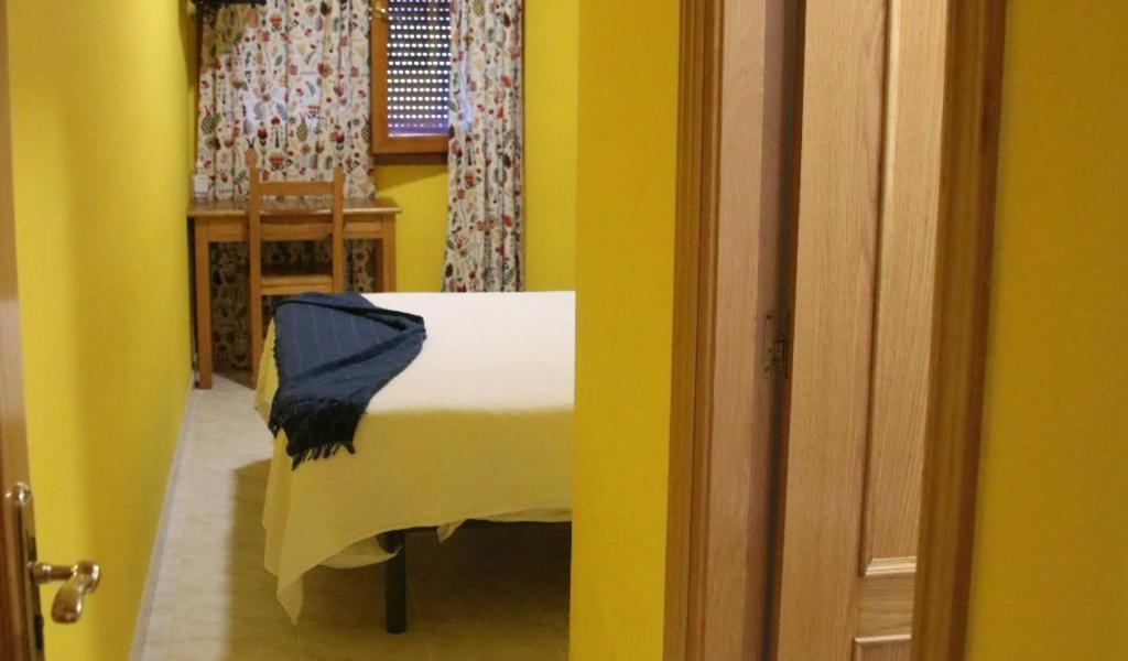 Hostal Burgales Milagro Екстер'єр фото