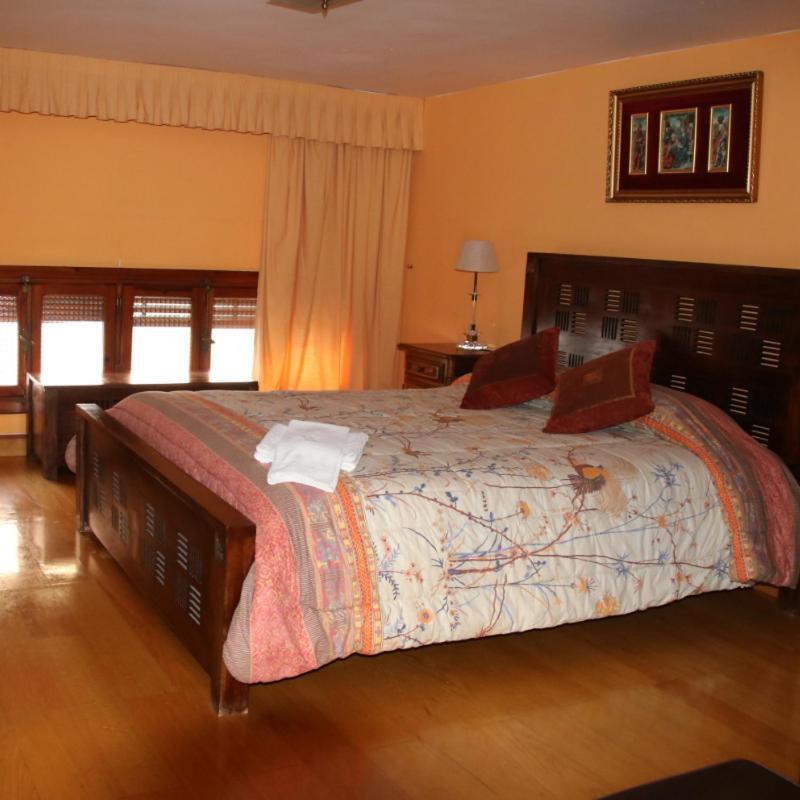 Hostal Burgales Milagro Екстер'єр фото