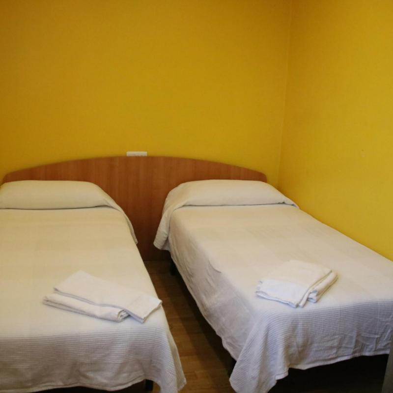 Hostal Burgales Milagro Екстер'єр фото