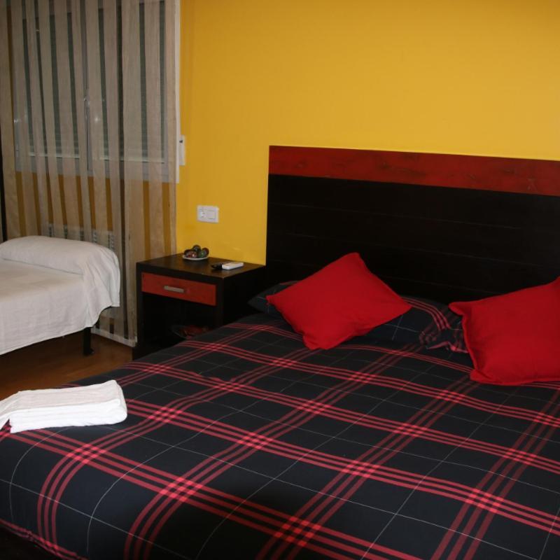 Hostal Burgales Milagro Екстер'єр фото